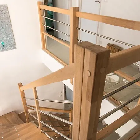 Saint-tropez Sleeps 6 Air Con Wifi