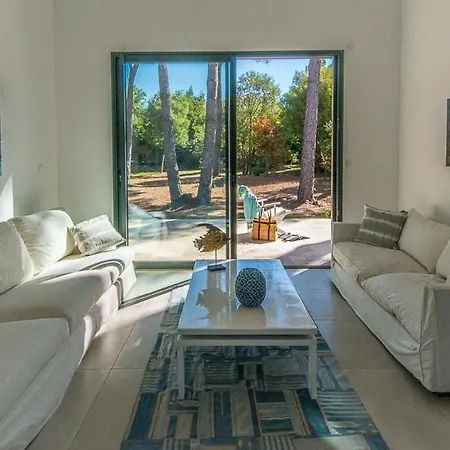 Semesterbostad Saint-tropez Sleeps 6 Air Con Wifi *