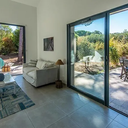Semesterbostad Saint-tropez Sleeps 6 Air Con Wifi *